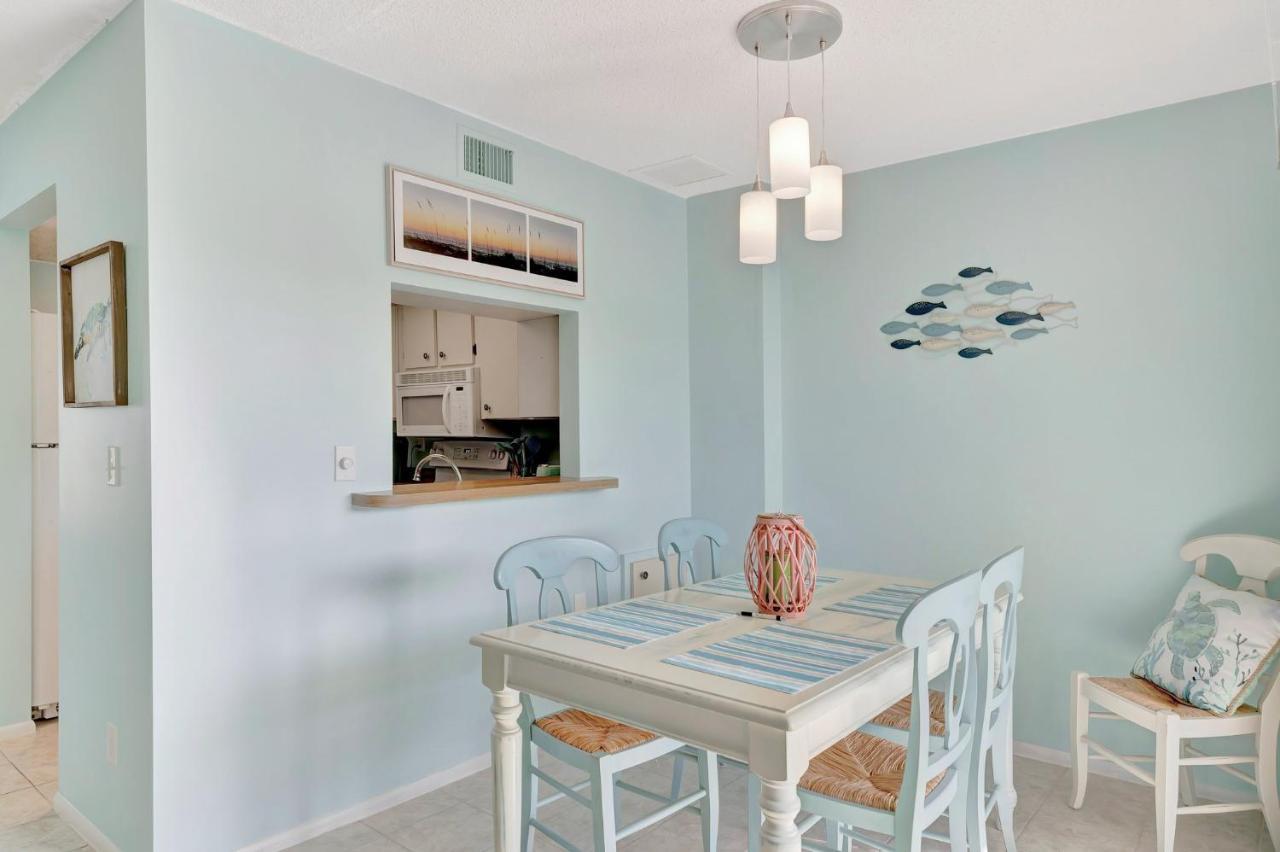 Apartment Coastal Cheer