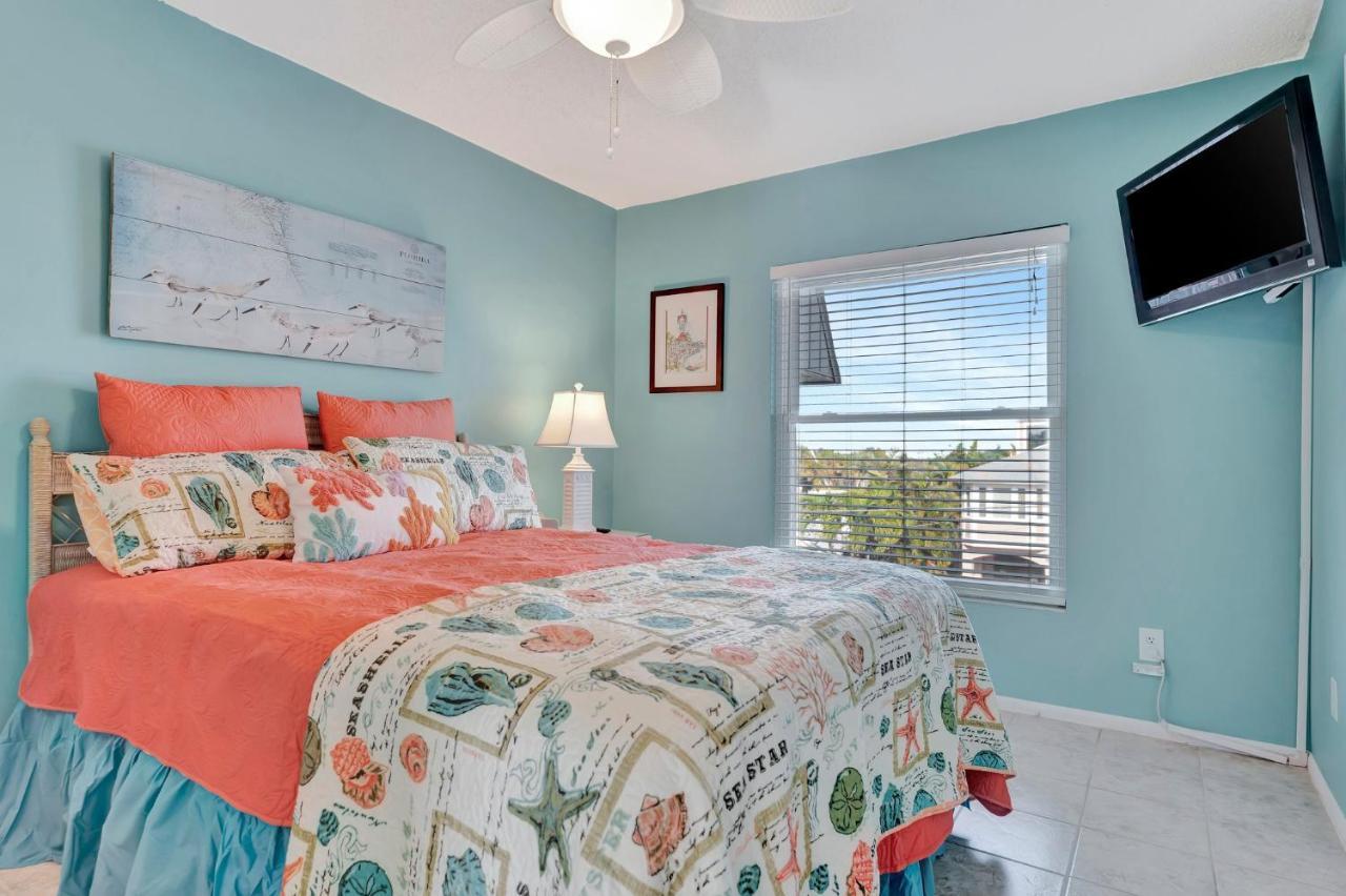 Coastal Cheer Apartment *